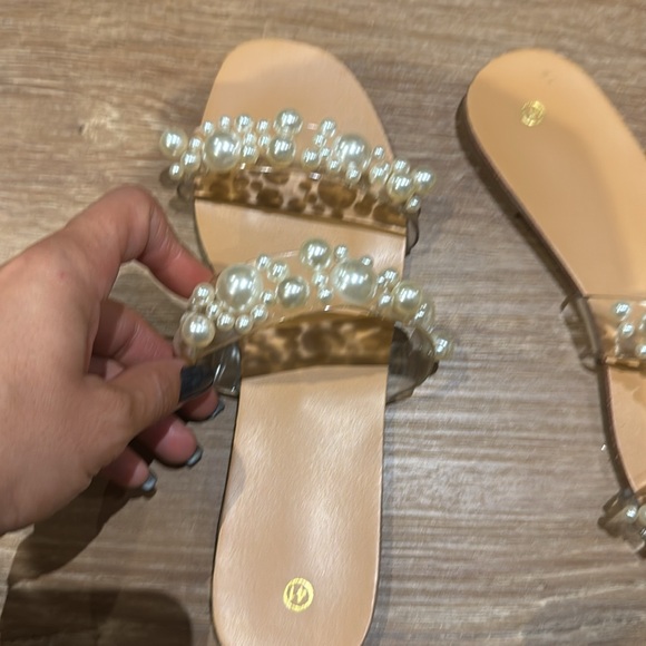 👡 Women’s Sandal Bundle – Size 41 – Pink Ruffle Slides + Pearl Strap Sandals - Picture 6 of 13